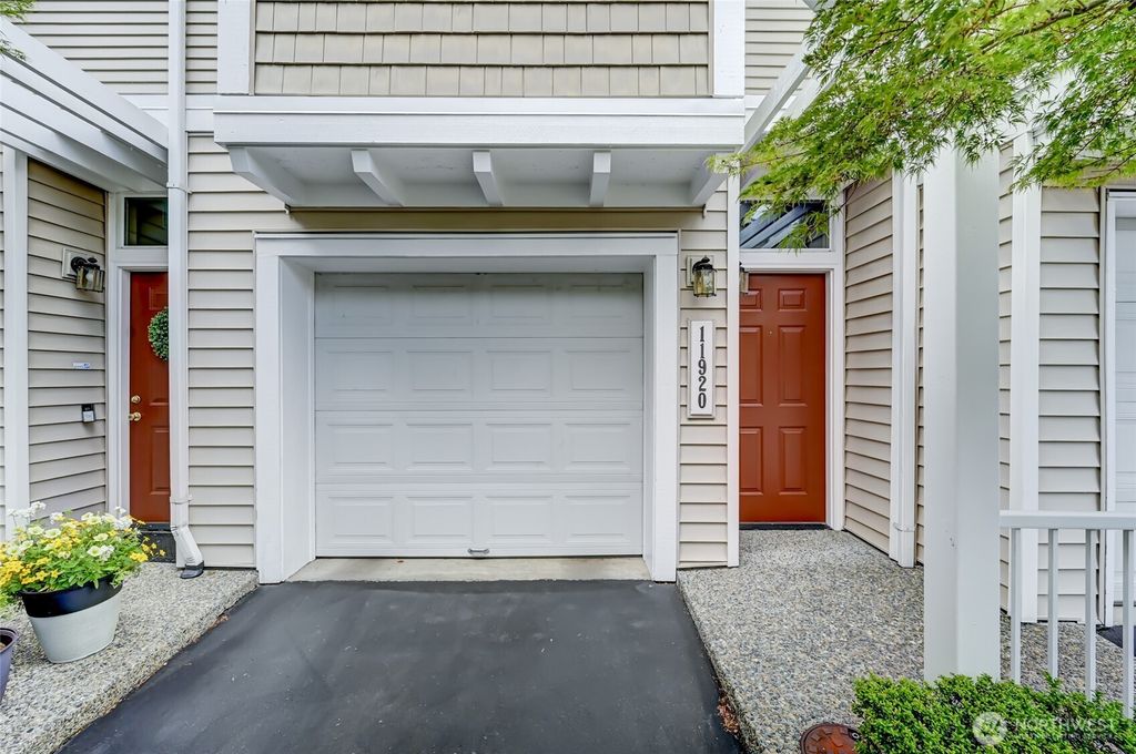 Photo of 11920 NE 163rd Place, Bothell, WA 98011 (MLS # 2394954)