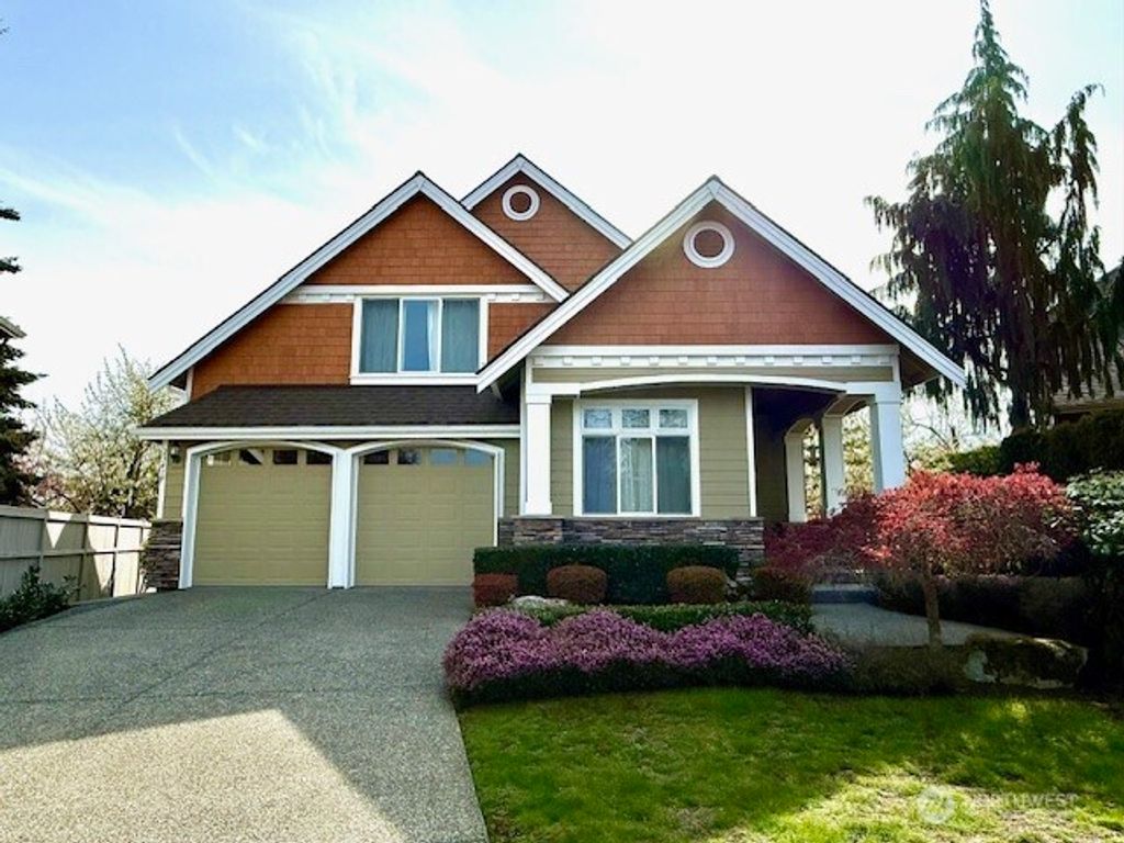 Photo of 23419 NE 10th Place, Sammamish, WA 98074 (MLS # 2514139)