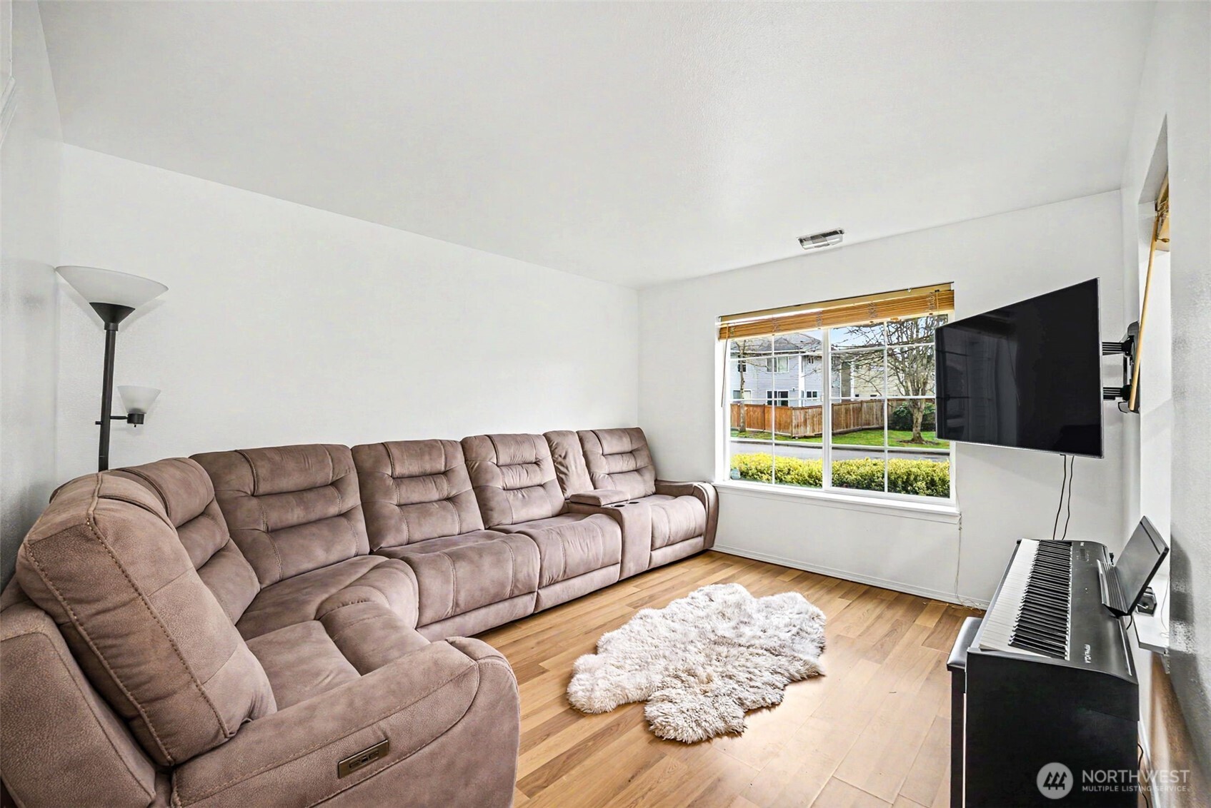 19736 99 Street Ct E