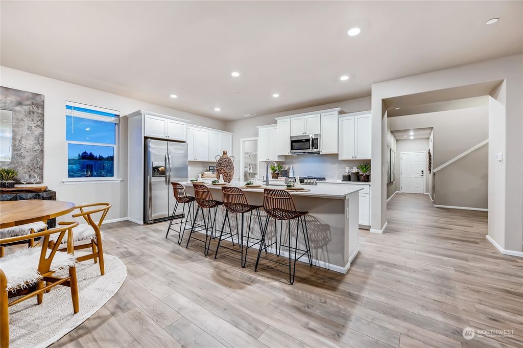 Photo of 12515 5th Place SW #7, Burien, WA 98146 (MLS # 2194329)