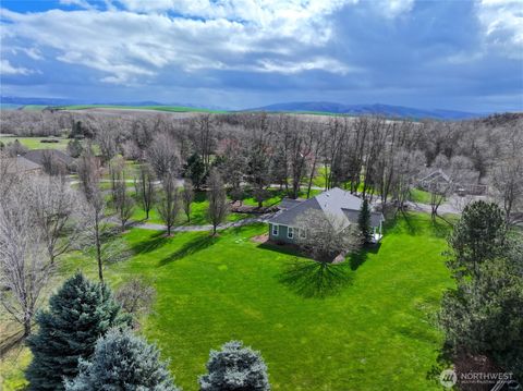 Photo of 236 Looking Glass Road, Walla Walla, WA 99362 (MLS # 2490919)
