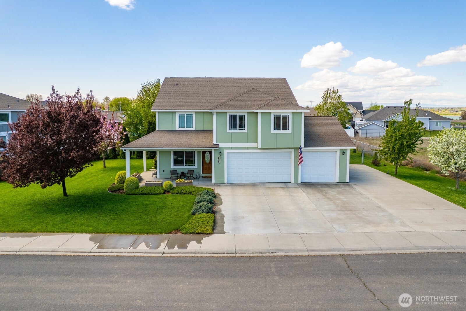 138 Scenic Drive NE