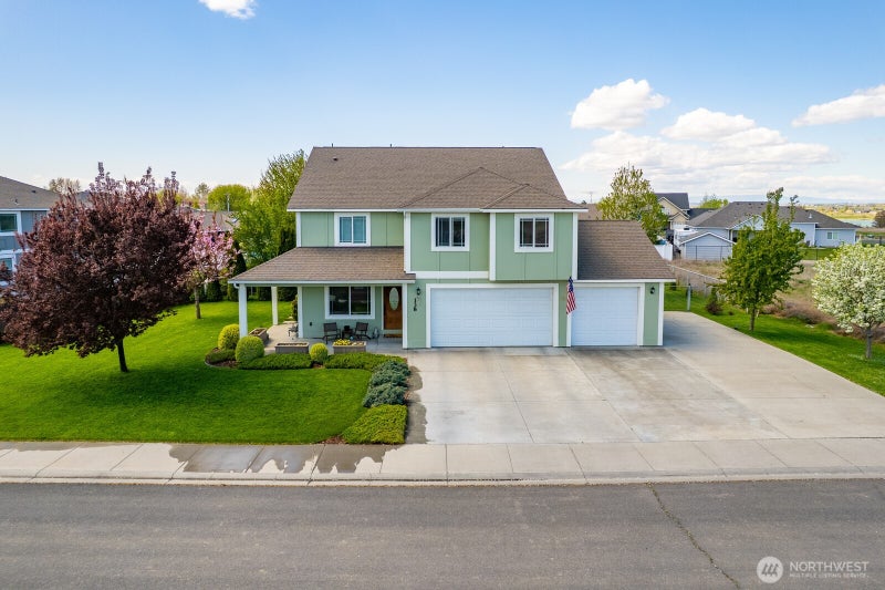138 Scenic Drive NE
