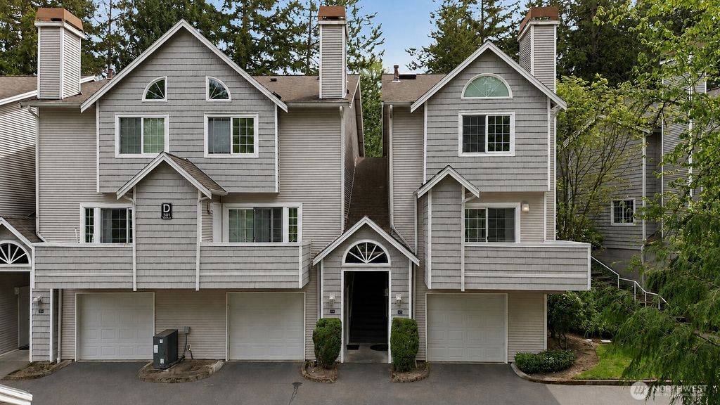 Photo of 601 12th Avenue NW #D4, Issaquah, WA 98027 (MLS # 2519296)