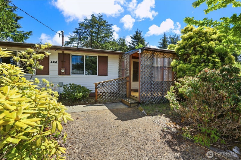 444 Canal Drive SE