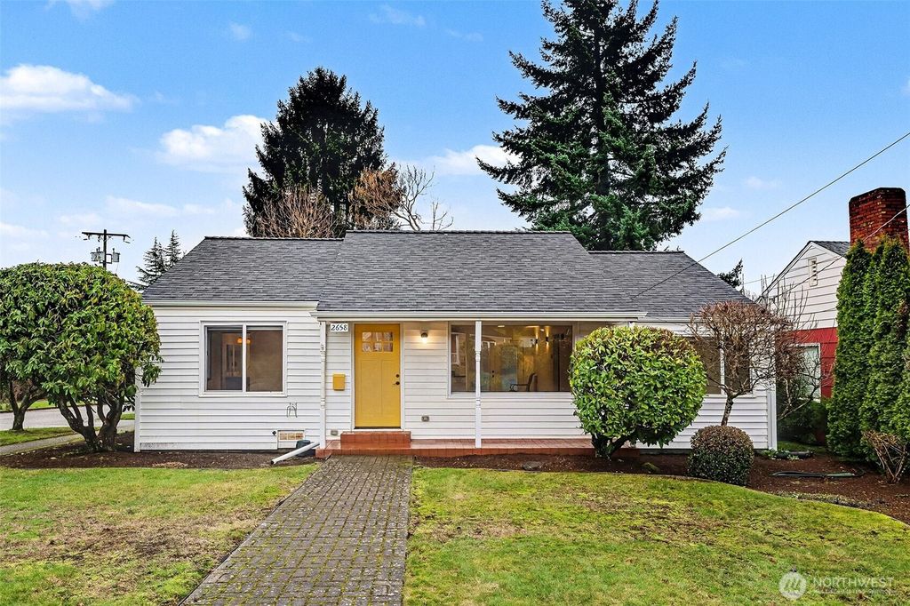 Photo of 2658 35th Avenue W, Seattle, WA 98199 (MLS # 2468011)