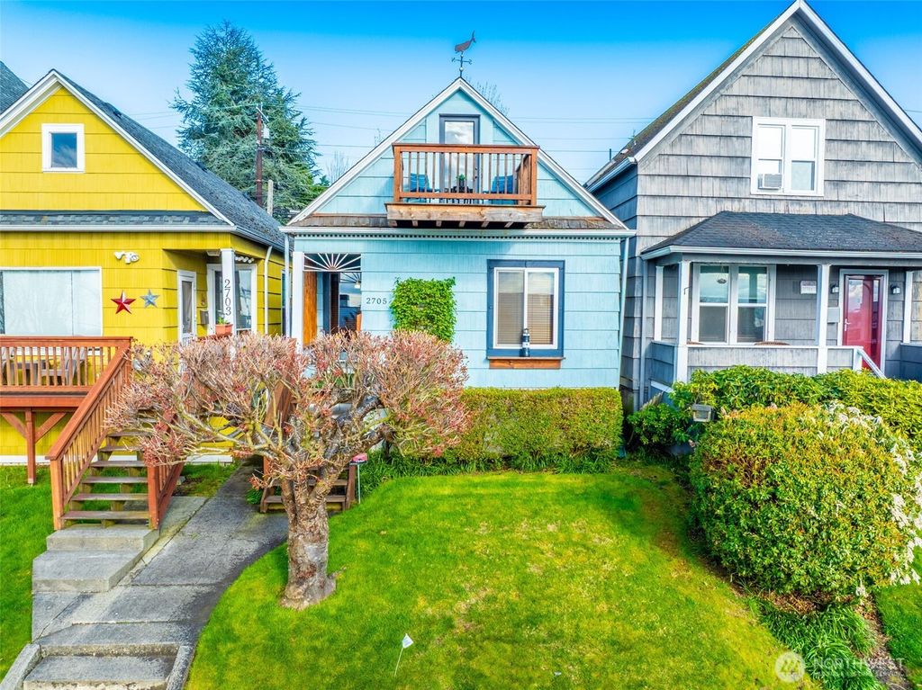 Photo of 2705 Grand Avenue Avenue, Everett, WA 98201 (MLS # 2356133)