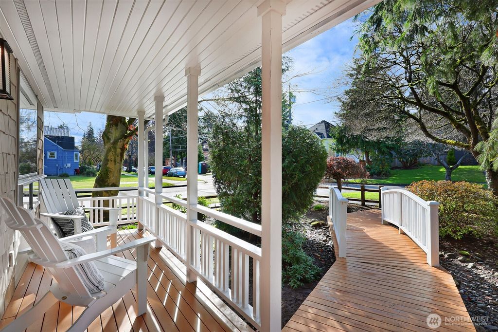 Photo of 7302 33rd Avenue NE, Seattle, WA 98115 (MLS # 2483595)