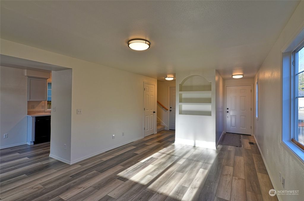 Photo of 6406 79th Place NE, Marysville, WA 98270 (MLS # 2319045)