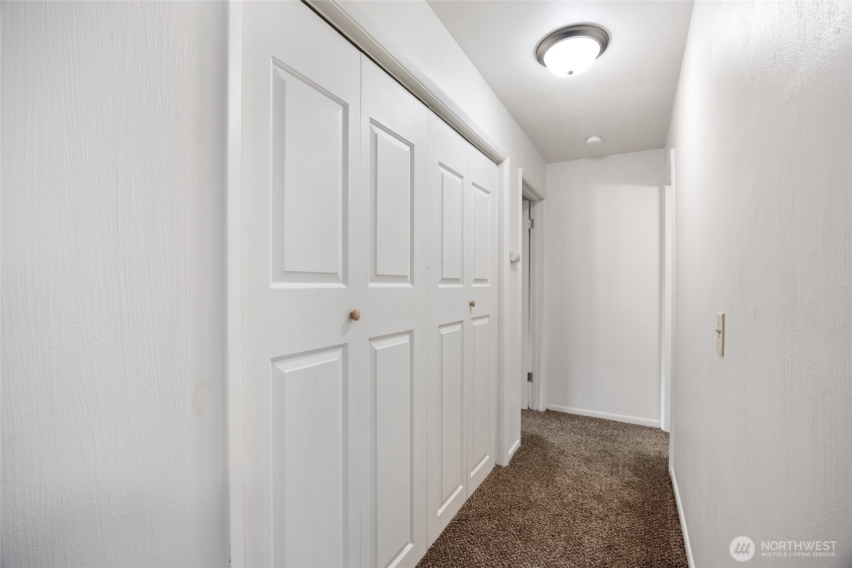 624 E Nelson Road 1-17