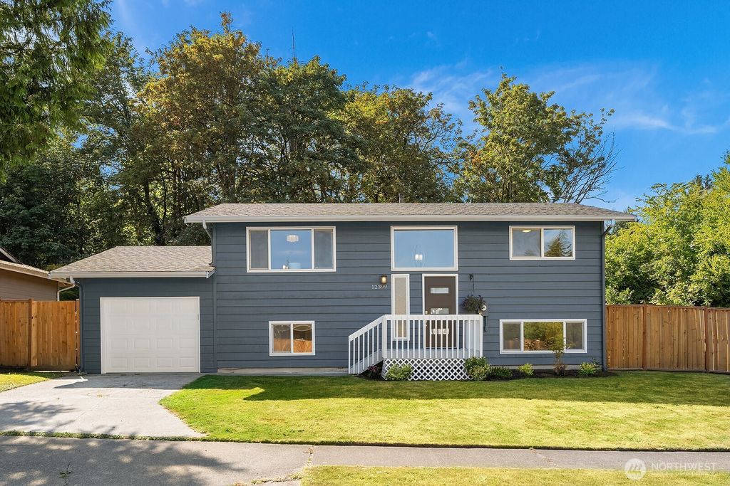 Photo of 12399 105th Place NE, Kirkland, WA 98034 (MLS # 2345622)