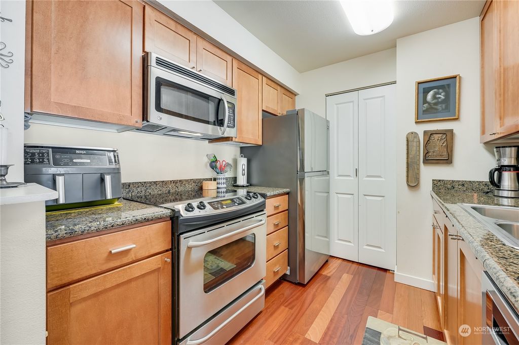 Photo of 12303 Harbour Point Boulevard #Y305, Mukilteo, WA 98275 (MLS # 2018034)