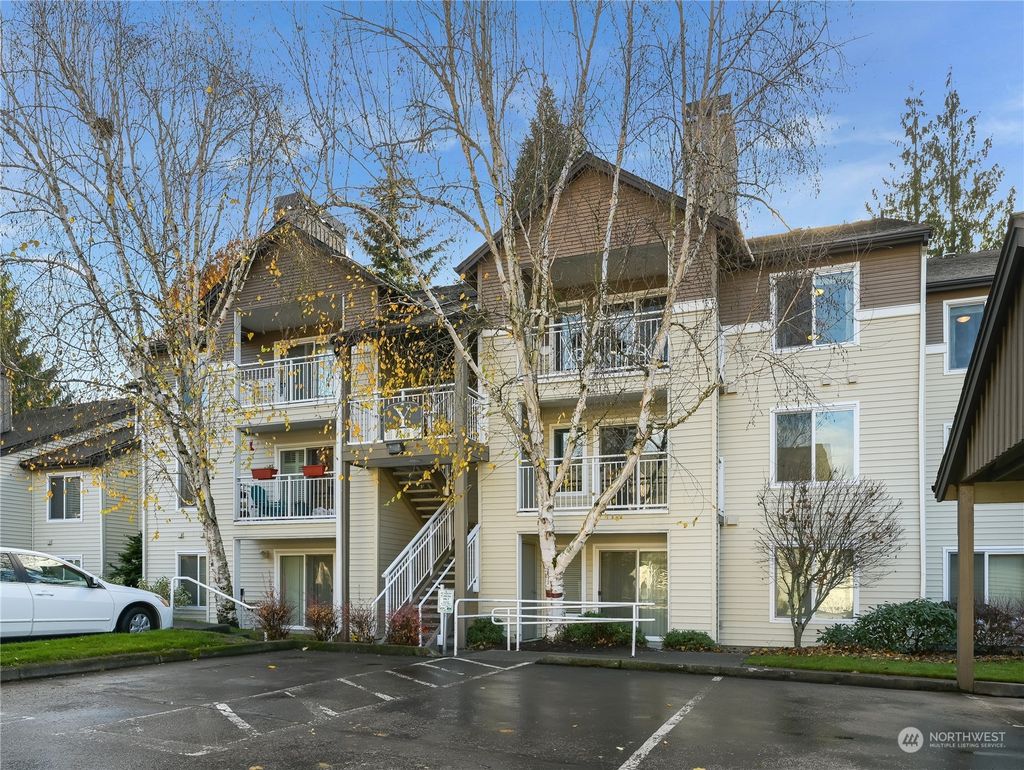 Photo of 12303 Harbour Point Boulevard #Y305, Mukilteo, WA 98275 (MLS # 2018034)