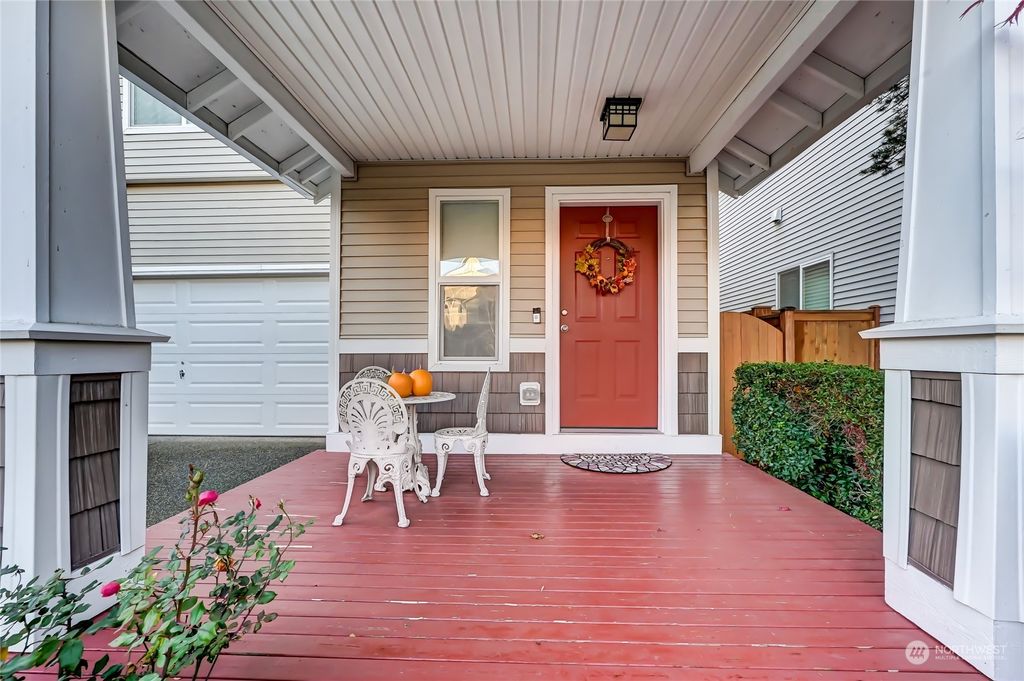 Photo of 11043 Elliston Way NE, Redmond, WA 98053 (MLS # 2179813)