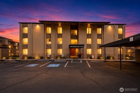 Photo of 5575 E Evergreen Boulevard #4103, Vancouver, WA 98661 (MLS # 2575618)