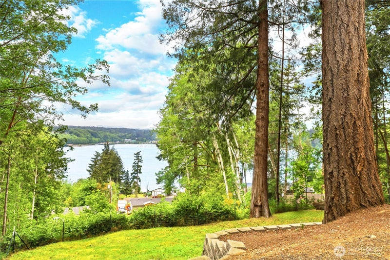 210 E Panorama Drive