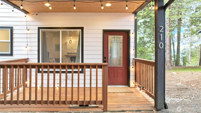 210 E Panorama Drive