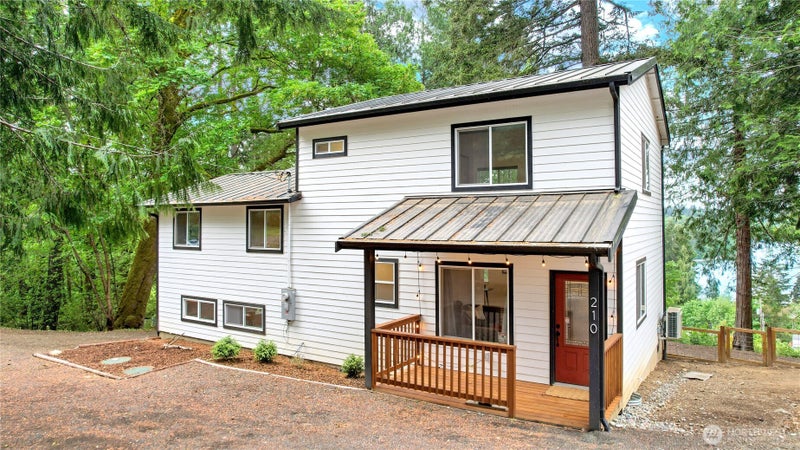 210 E Panorama Drive
