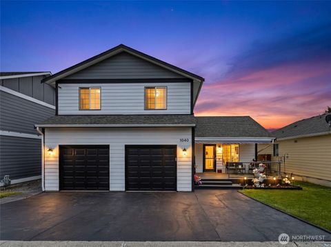 Photo of 1040 NE Big Berry Loop, Oak Harbor, WA 98277 (MLS # 2527073)