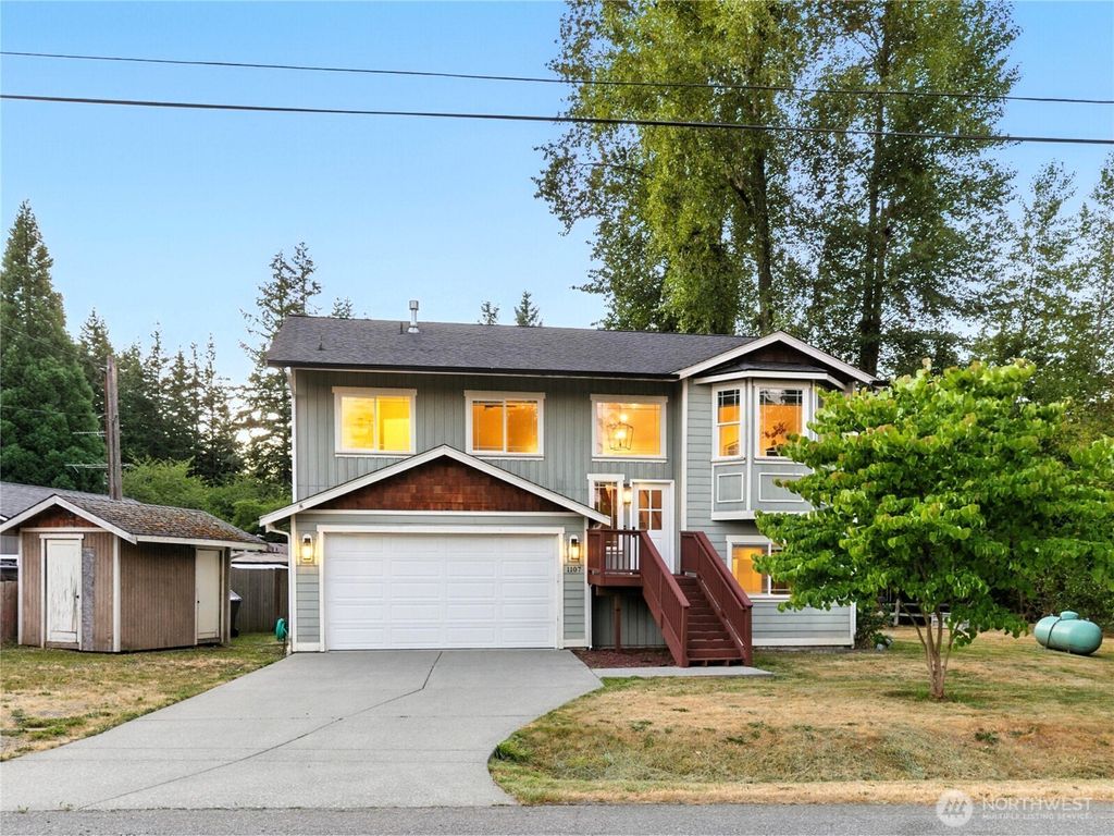 Photo of 1107 129th Place NW, Marysville, WA 98271 (MLS # 2415388)