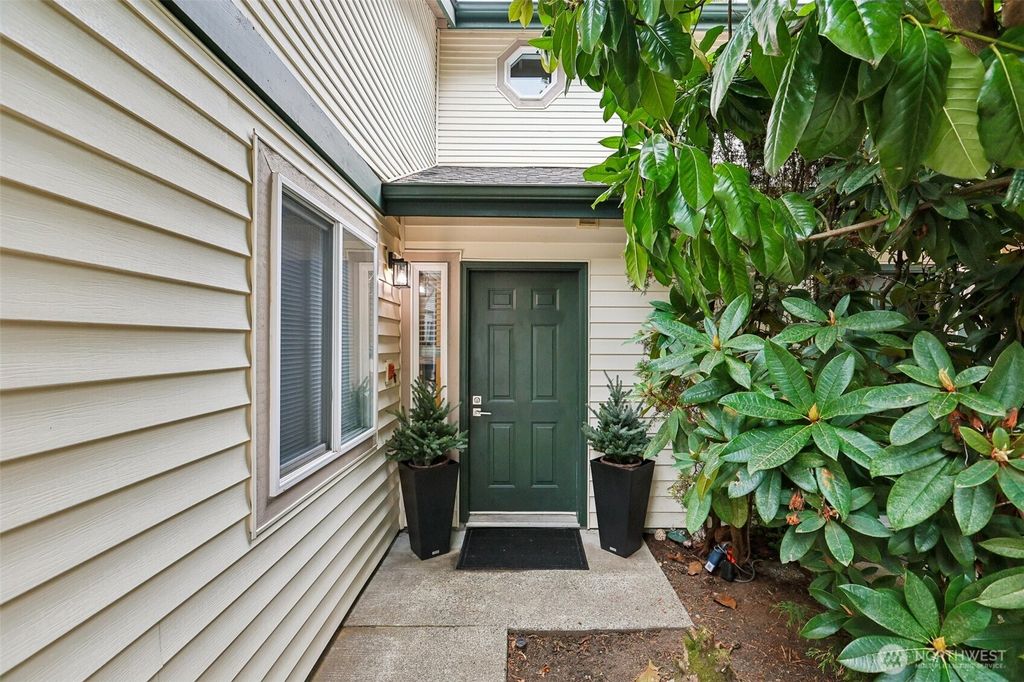 Photo of 6929 NE 170th Street #8, Kenmore, WA 98028 (MLS # 2506261)