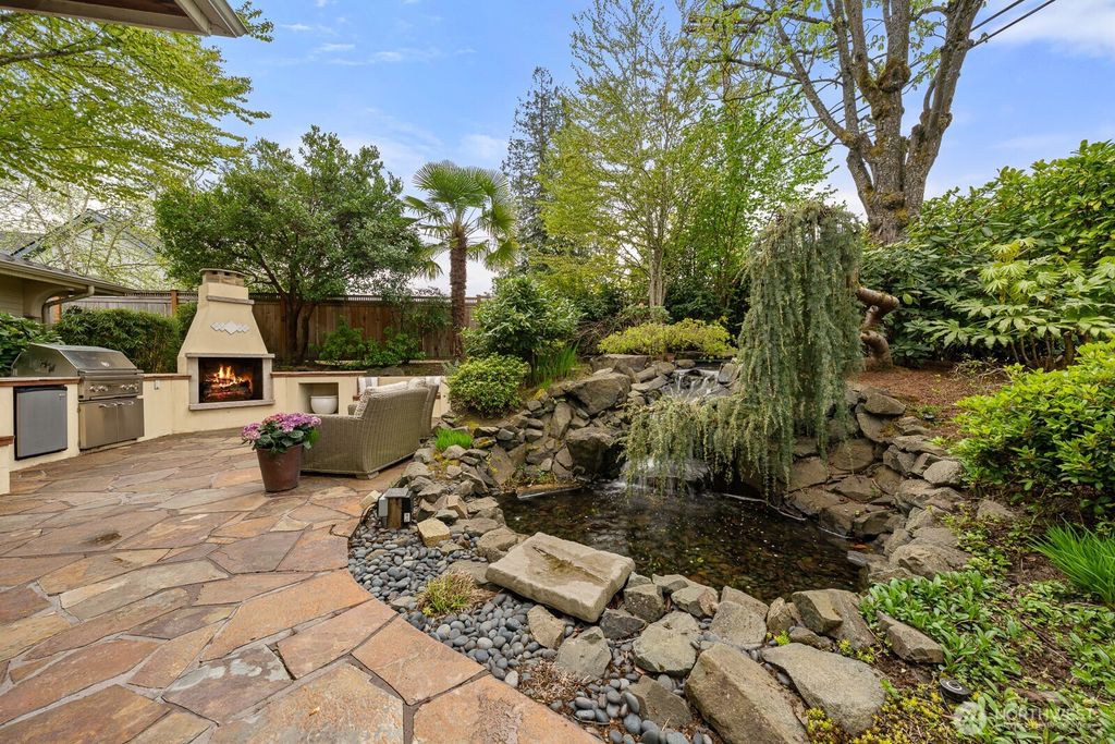 Photo of 3424 97th Avenue SE, Mercer Island, WA 98040 (MLS # 2506587)