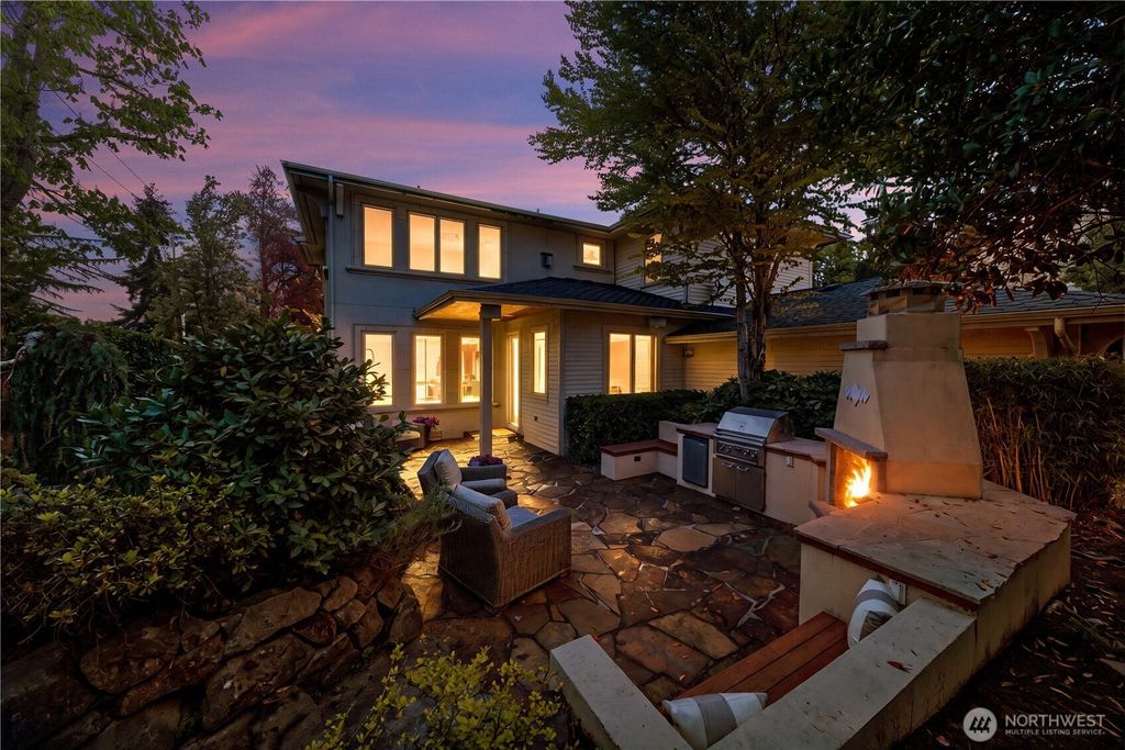 Photo of 3424 97th Avenue SE, Mercer Island, WA 98040 (MLS # 2506587)