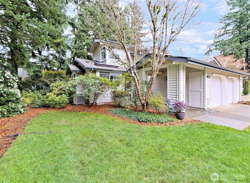 Photo of 6616 114th Avenue SE, Bellevue, WA 98006 (MLS # 2494634)