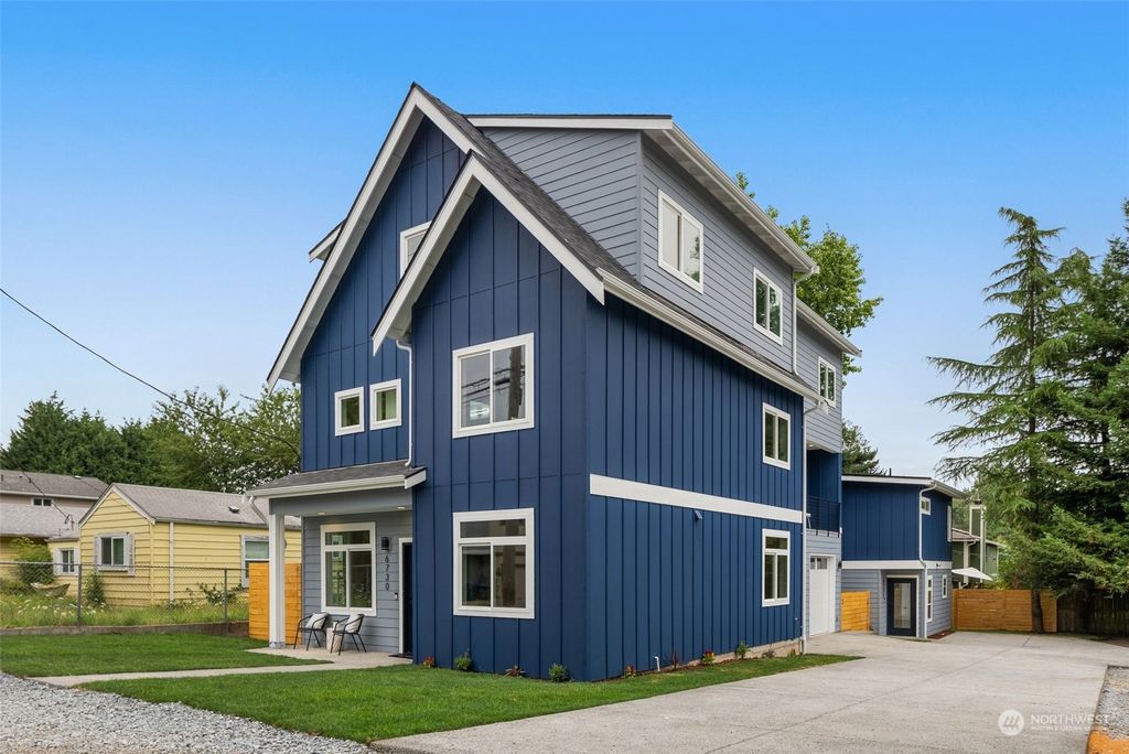 Photo of 6730 18th Avenue SW, Seattle, WA 98106 (MLS # 2322857)