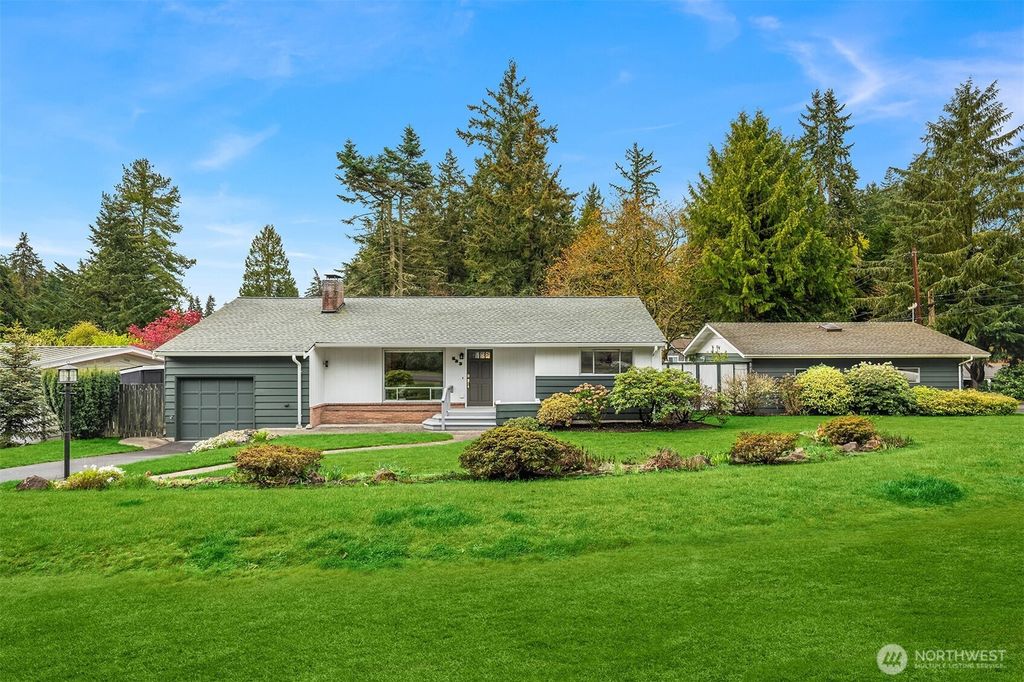 Photo of 533 N 185th Place, Shoreline, WA 98133 (MLS # 2508589)