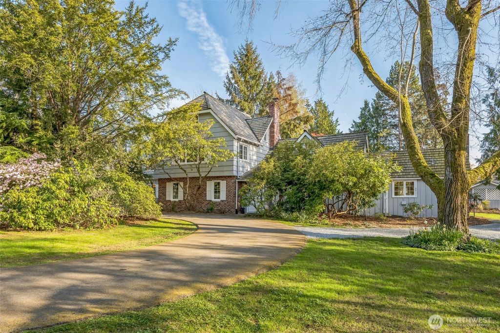 Photo of 17451 4th Avenue SW, Normandy Park, WA 98166 (MLS # 2357551)