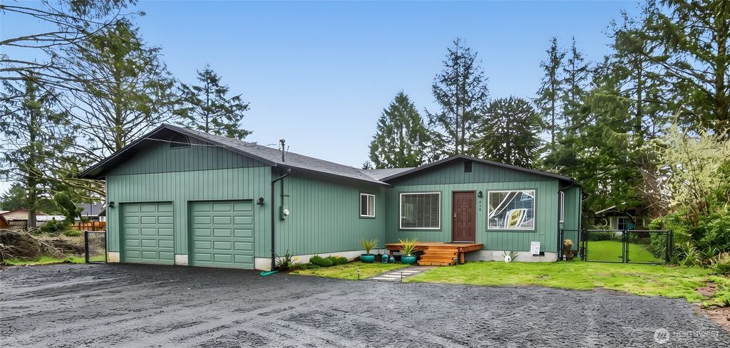 Photo of 214 S Narwhal Loop SW, Ocean Shores, WA 98569 (MLS # 2491858)