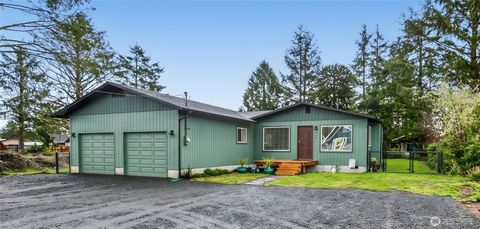 Photo of 214 S Narwhal Loop SW, Ocean Shores, WA 98569 (MLS # 2491858)