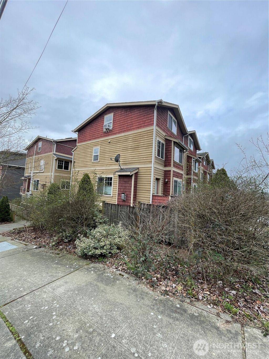 Photo of 519 N 39th Street, Seattle, WA 98103 (MLS # 2382551)