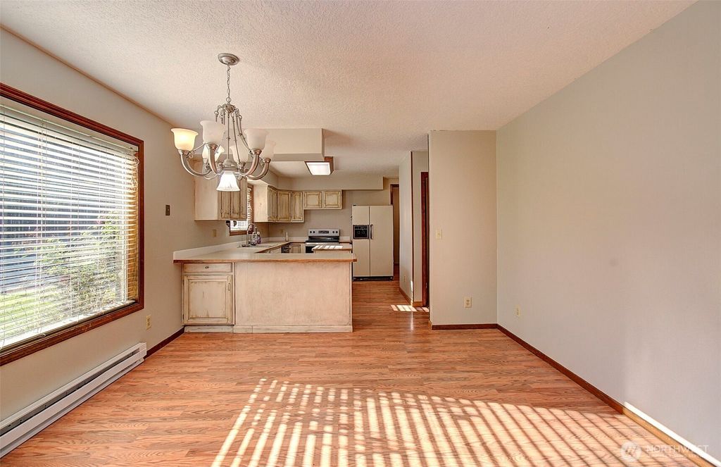 Photo of 100 Inglewood Drive, Longview, WA 98632 (MLS # 2472215)