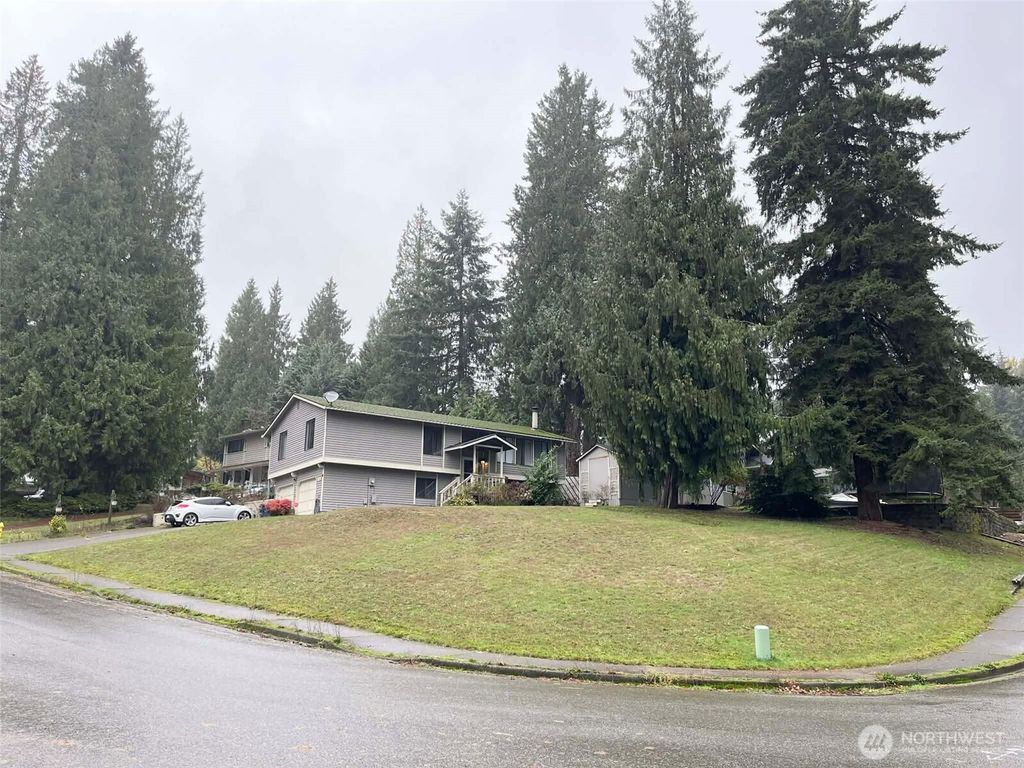 Photo of 156 S 358th Street, Federal Way, WA 98003 (MLS # 2438987)