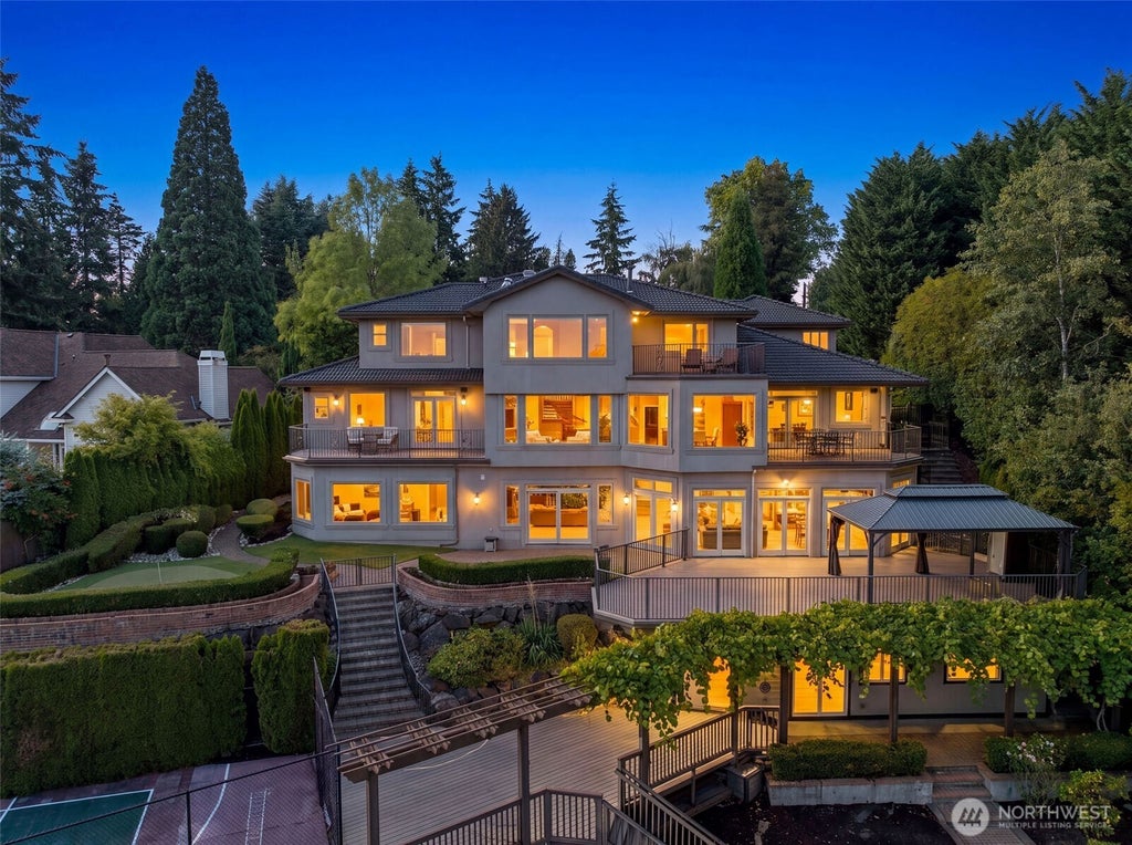 Photo of 7909 78th Avenue SE, Mercer Island, WA 98040 (MLS # 2580194)