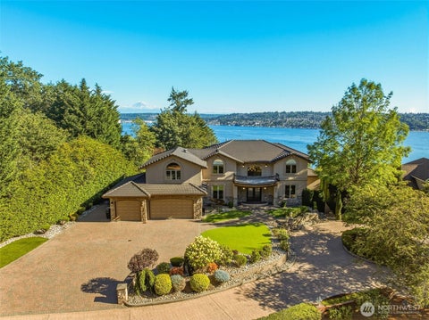 Photo of 7909 78th Avenue SE, Mercer Island, WA 98040 (MLS # 2580194)