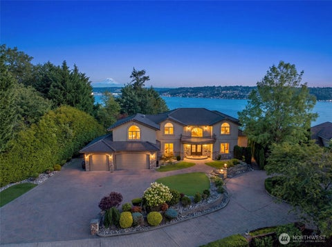 Photo of 7909 78th Avenue SE, Mercer Island, WA 98040 (MLS # 2580194)