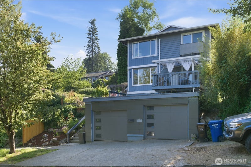 3824 23rd Avenue SW
