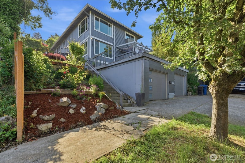 3824 23rd Avenue SW