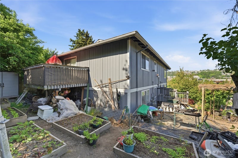 3824 23rd Avenue SW