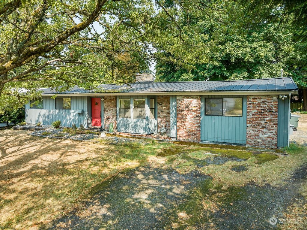 Photo of 10031 240th Place SW, Edmonds, WA 98020 (MLS # 2154493)