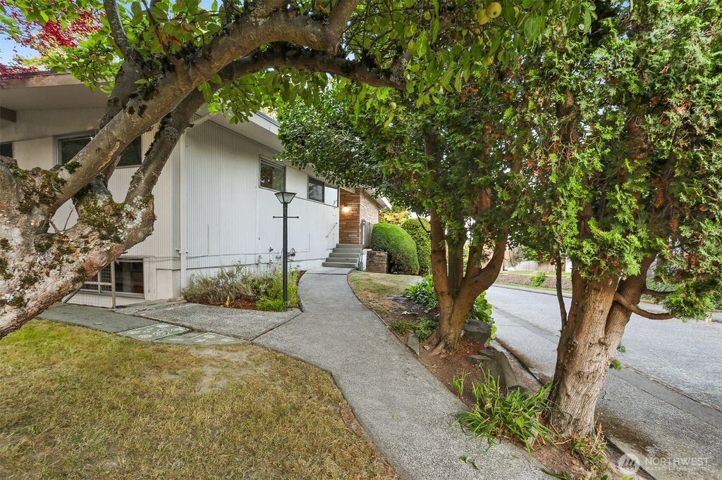 Photo of 650 W Cremona Street, Seattle, WA 98119 (MLS # 2429277)
