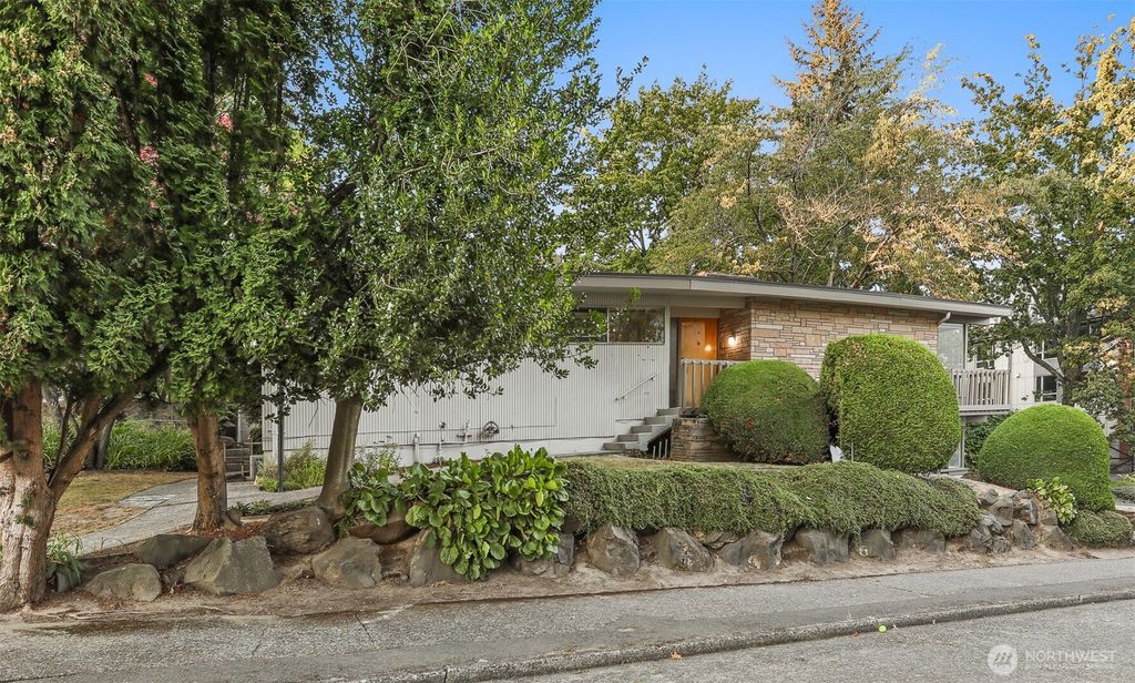 Photo of 650 W Cremona Street, Seattle, WA 98119 (MLS # 2429277)
