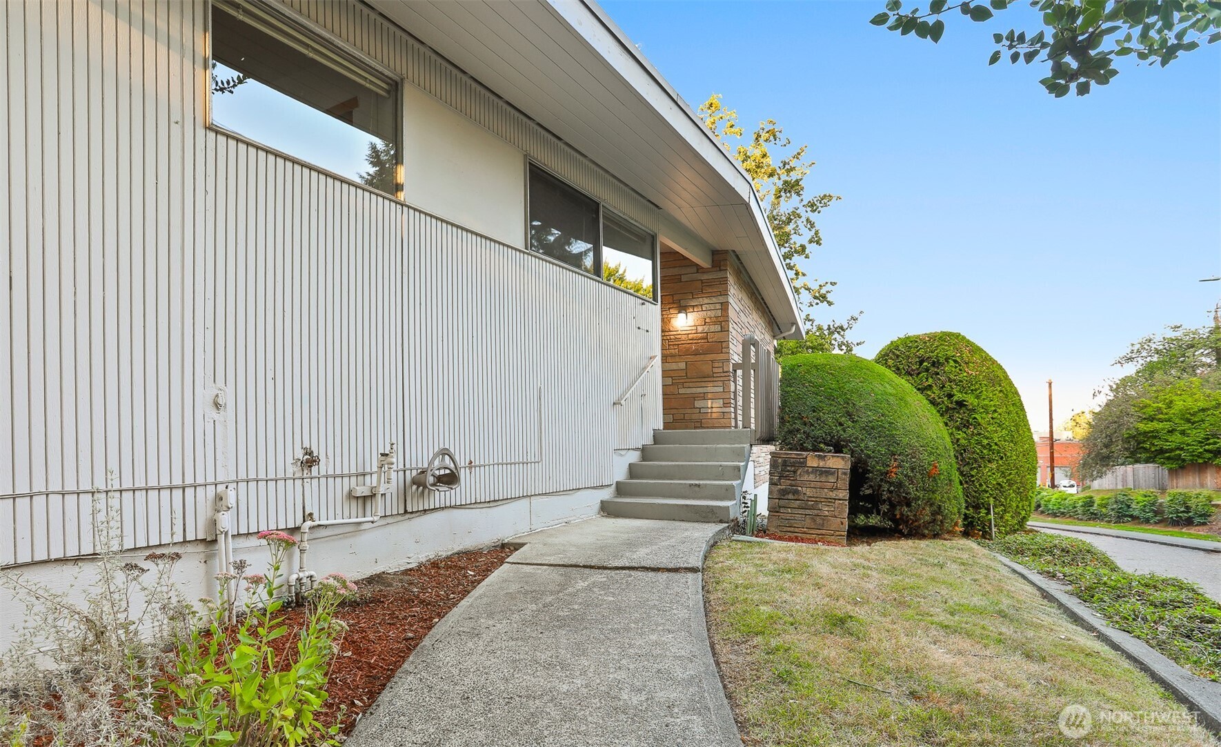 650 W Cremona Street