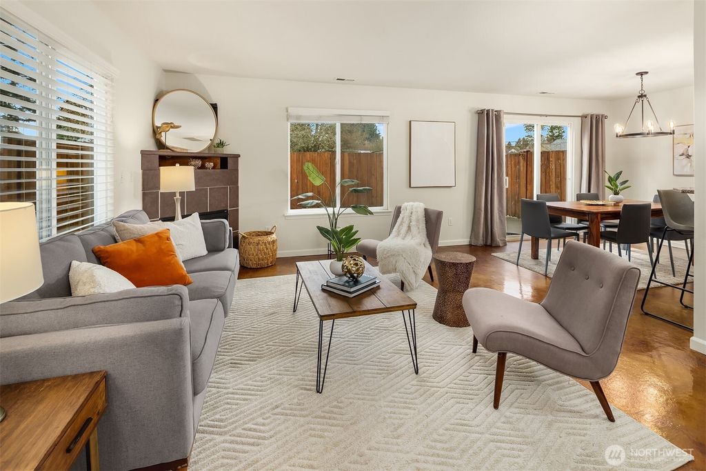 Photo of 9253 Fremont Avenue N, Seattle, WA 98103 (MLS # 2487532)