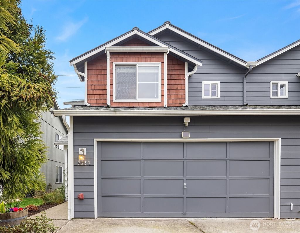 Photo of 9253 Fremont Avenue N, Seattle, WA 98103 (MLS # 2487532)