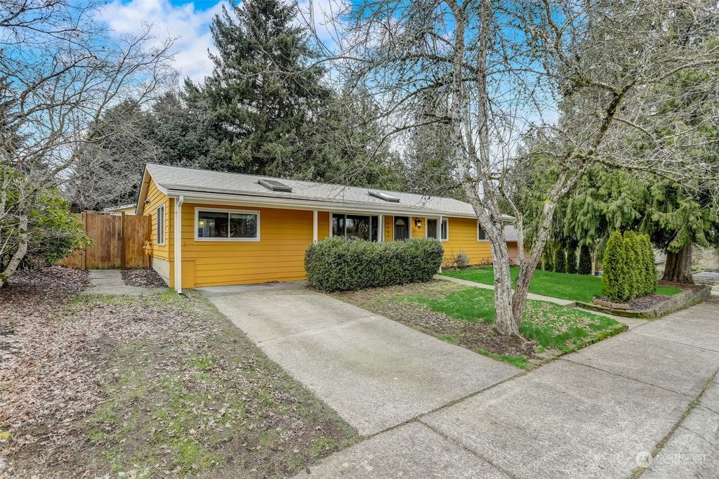 Photo of 16903 NE 105th Street, Redmond, WA 98052 (MLS # 2200597)