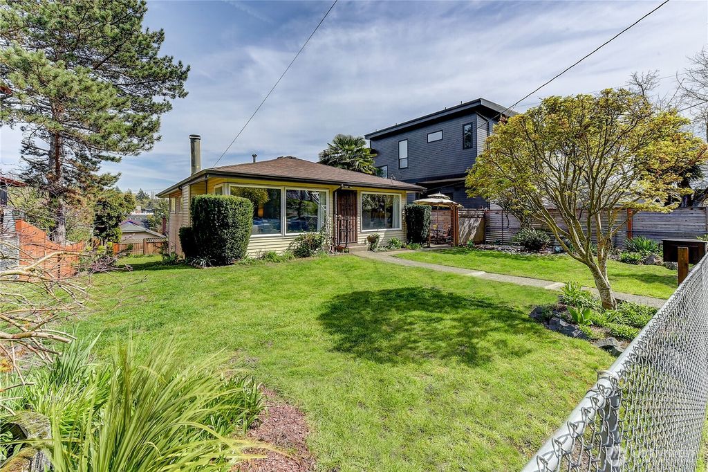 Photo of 610 27th Avenue E, Seattle, WA 98112 (MLS # 2510724)